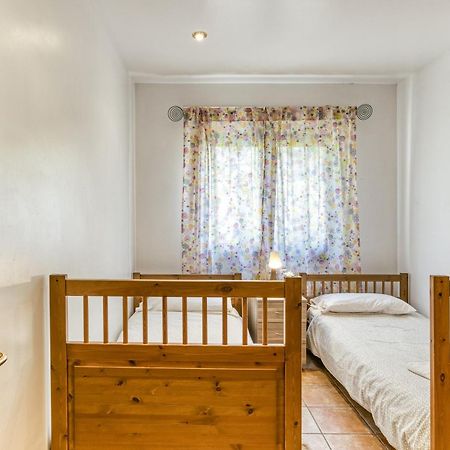 ל'אסטרטיט Fantastic Family Villa מראה חיצוני תמונה