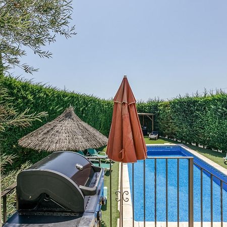 ל'אסטרטיט Fantastic Family Villa מראה חיצוני תמונה